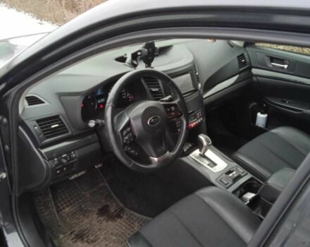 Сірий Субару Аутбек, об'ємом двигуна 2 л та пробігом 234 тис. км за 11500 $, фото 2 на Automoto.ua