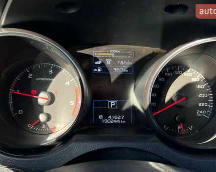 Серый Субару Аутбек, объемом двигателя 2 л и пробегом 190 тыс. км за 15000 $, фото 11 на Automoto.ua