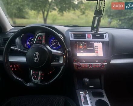 Серый Субару Аутбек, объемом двигателя 2.5 л и пробегом 176 тыс. км за 15000 $, фото 2 на Automoto.ua