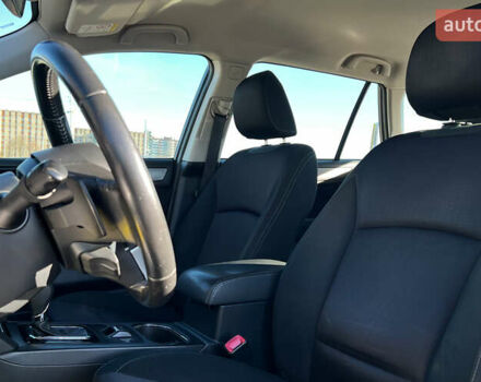 Серый Субару Аутбек, объемом двигателя 2 л и пробегом 190 тыс. км за 15000 $, фото 6 на Automoto.ua