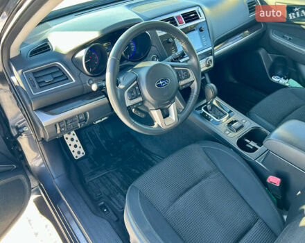 Серый Субару Аутбек, объемом двигателя 2.5 л и пробегом 188 тыс. км за 16500 $, фото 6 на Automoto.ua