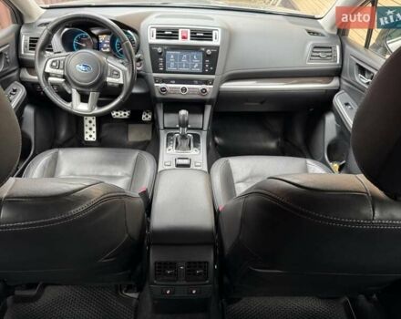 Серый Субару Аутбек, объемом двигателя 2.5 л и пробегом 152 тыс. км за 17000 $, фото 6 на Automoto.ua