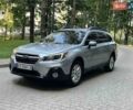Сірий Субару Аутбек, об'ємом двигуна 2.5 л та пробігом 203 тис. км за 13600 $, фото 1 на Automoto.ua