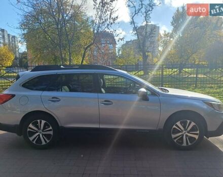 Серый Субару Аутбек, объемом двигателя 2.5 л и пробегом 104 тыс. км за 18000 $, фото 3 на Automoto.ua