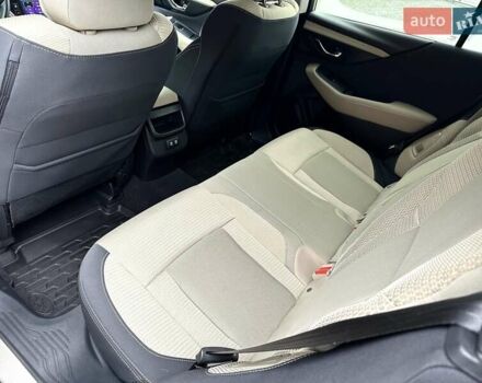 Серый Субару Аутбек, объемом двигателя 2.5 л и пробегом 180 тыс. км за 17900 $, фото 21 на Automoto.ua