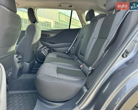 Серый Субару Аутбек, объемом двигателя 2.5 л и пробегом 31 тыс. км за 19900 $, фото 6 на Automoto.ua