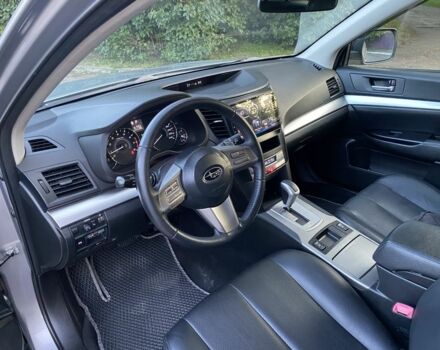 Серый Субару Аутбек, объемом двигателя 2.5 л и пробегом 170 тыс. км за 10500 $, фото 7 на Automoto.ua