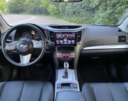 Серый Субару Аутбек, объемом двигателя 2.5 л и пробегом 170 тыс. км за 10500 $, фото 5 на Automoto.ua