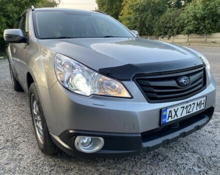 Серый Субару Аутбек, объемом двигателя 2.5 л и пробегом 170 тыс. км за 10500 $, фото 3 на Automoto.ua