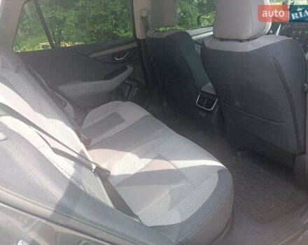 Сірий Субару Аутбек, об'ємом двигуна 2.5 л та пробігом 34 тис. км за 22699 $, фото 2 на Automoto.ua