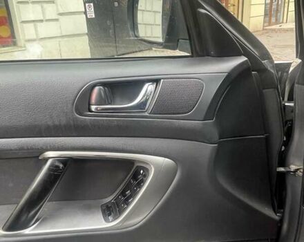 Серый Субару Аутбек, объемом двигателя 3 л и пробегом 269 тыс. км за 6300 $, фото 1 на Automoto.ua