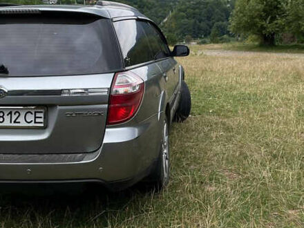 Сірий Субару Аутбек, об'ємом двигуна 3 л та пробігом 290 тис. км за 7200 $, фото 1 на Automoto.ua