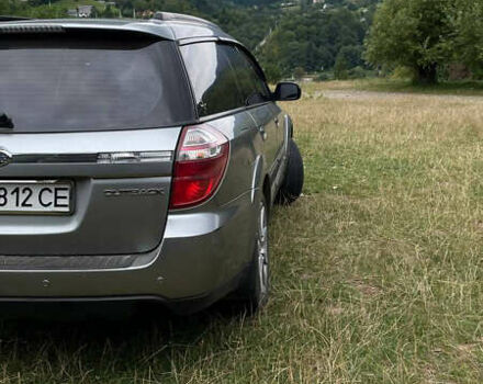 Сірий Субару Аутбек, об'ємом двигуна 3 л та пробігом 290 тис. км за 7200 $, фото 1 на Automoto.ua