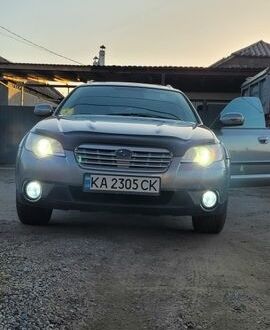 Серый Субару Аутбек, объемом двигателя 2.46 л и пробегом 331 тыс. км за 6800 $, фото 1 на Automoto.ua