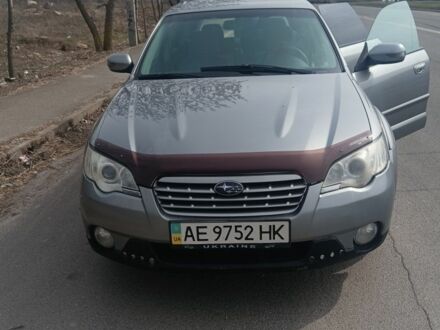 Серый Субару Аутбек, объемом двигателя 2.5 л и пробегом 300 тыс. км за 5700 $, фото 1 на Automoto.ua