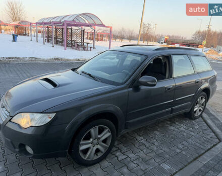Серый Субару Аутбек, объемом двигателя 2 л и пробегом 333 тыс. км за 3700 $, фото 1 на Automoto.ua