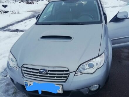 Серый Субару Аутбек, объемом двигателя 2 л и пробегом 211 тыс. км за 7300 $, фото 1 на Automoto.ua