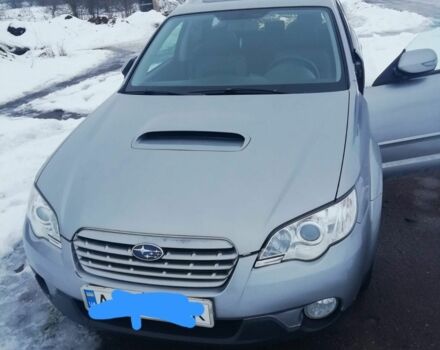 Сірий Субару Аутбек, об'ємом двигуна 2 л та пробігом 211 тис. км за 7300 $, фото 1 на Automoto.ua