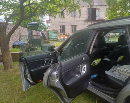Серый Субару Аутбек, объемом двигателя 2 л и пробегом 223 тыс. км за 5900 $, фото 1 на Automoto.ua