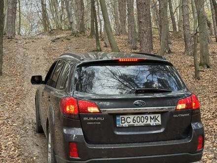 Субару Аутбек 2010 в Львове на Automoto.ua Серый Субару Аутбек, объемом двигателя 2.5 л и пробегом 210 тыс. км за 9600 $, фото 1 на Automoto.ua