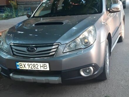 Сірий Субару Аутбек, об'ємом двигуна 2 л та пробігом 240 тис. км за 9100 $, фото 1 на Automoto.ua