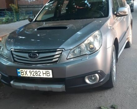 Сірий Субару Аутбек, об'ємом двигуна 2 л та пробігом 240 тис. км за 9100 $, фото 1 на Automoto.ua