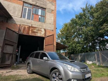 Серый Субару Аутбек, объемом двигателя 2 л и пробегом 260 тыс. км за 7500 $, фото 1 на Automoto.ua