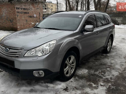 Сірий Субару Аутбек, об'ємом двигуна 2.46 л та пробігом 220 тис. км за 8300 $, фото 1 на Automoto.ua