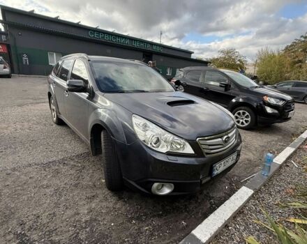 Серый Субару Аутбек, объемом двигателя 2 л и пробегом 270 тыс. км за 4000 $, фото 1 на Automoto.ua