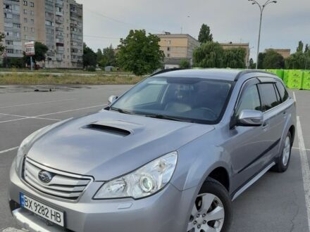 Сірий Субару Аутбек, об'ємом двигуна 2 л та пробігом 230 тис. км за 8600 $, фото 1 на Automoto.ua