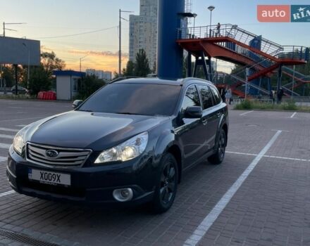 Серый Субару Аутбек, объемом двигателя 2.46 л и пробегом 180 тыс. км за 9800 $, фото 1 на Automoto.ua