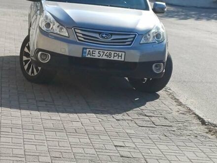 Субару Аутбек 2011 в Днепре (Днепропетровске) на Automoto.ua Серый Субару Аутбек, объемом двигателя 2.46 л и пробегом 181 тыс. км за 9150 $, фото 1 на Automoto.ua