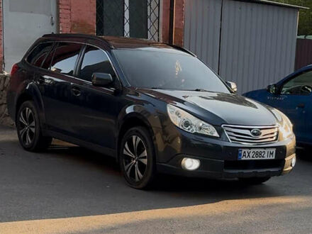 Серый Субару Аутбек, объемом двигателя 2.5 л и пробегом 250 тыс. км за 9700 $, фото 1 на Automoto.ua