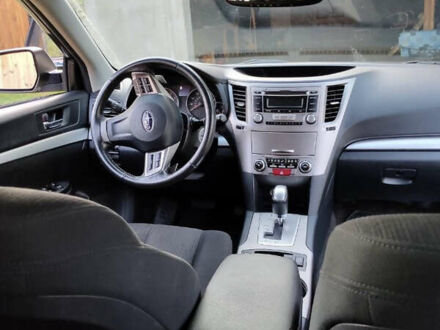 Субару Аутбек 2012 у Рожнятове на Automoto.ua Сірий Субару Аутбек, об'ємом двигуна 2.51 л та пробігом 190 тис. км за 9300 $, фото 1 на Automoto.ua