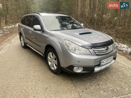 Субару Аутбек 2012 у Нетешине на Automoto.ua Сірий Субару Аутбек, об'ємом двигуна 0 л та пробігом 303 тис. км за 9300 $, фото 1 на Automoto.ua