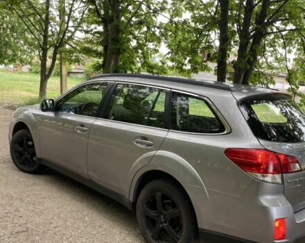 Серый Субару Аутбек, объемом двигателя 2 л и пробегом 250 тыс. км за 5200 $, фото 1 на Automoto.ua