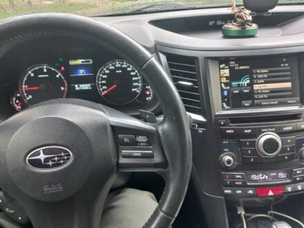 Субару Аутбек 2014 в Виннице на Automoto.ua Серый Субару Аутбек, объемом двигателя 2 л и пробегом 240 тыс. км за 13200 $, фото 1 на Automoto.ua