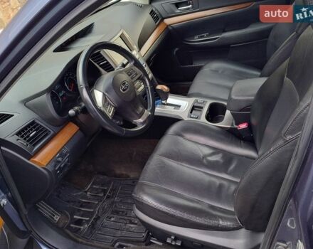 Синий Субару Аутбек, объемом двигателя 2.46 л и пробегом 137 тыс. км за 12000 $, фото 5 на Automoto.ua