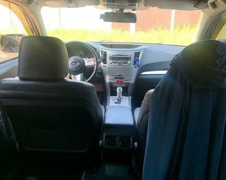 Синий Субару Аутбек, объемом двигателя 2.5 л и пробегом 200 тыс. км за 8500 $, фото 5 на Automoto.ua