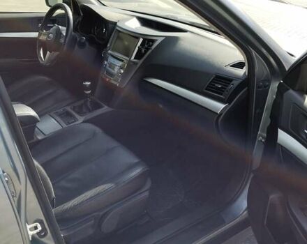 Зеленый Субару Аутбек, объемом двигателя 2 л и пробегом 315 тыс. км за 8500 $, фото 7 на Automoto.ua