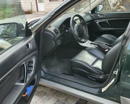 Зеленый Субару Аутбек, объемом двигателя 2.5 л и пробегом 267 тыс. км за 6000 $, фото 1 на Automoto.ua