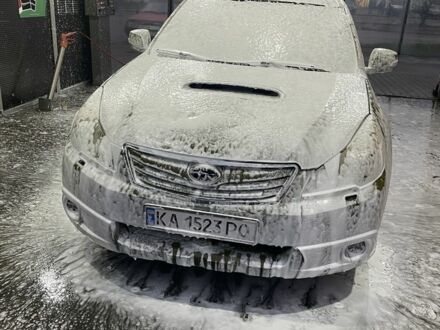 Зеленый Субару Аутбек, объемом двигателя 2 л и пробегом 293 тыс. км за 5500 $, фото 1 на Automoto.ua