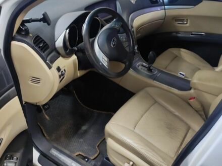 Белый Субару Трибека, объемом двигателя 3 л и пробегом 170 тыс. км за 3700 $, фото 1 на Automoto.ua