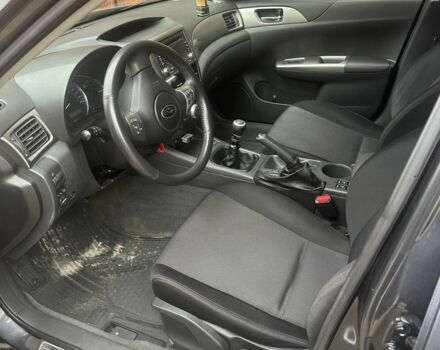 Серый Субару Трибека, объемом двигателя 1.5 л и пробегом 900 тыс. км за 6000 $, фото 3 на Automoto.ua