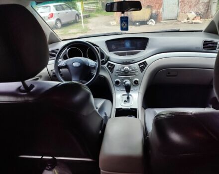 Сірий Субару Трібека, об'ємом двигуна 3 л та пробігом 250 тис. км за 6300 $, фото 2 на Automoto.ua