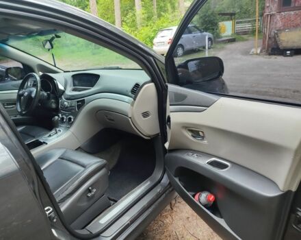 Сірий Субару Трібека, об'ємом двигуна 3 л та пробігом 250 тис. км за 6300 $, фото 5 на Automoto.ua