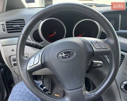 Серый Субару Трибека, объемом двигателя 3 л и пробегом 74 тыс. км за 6964 $, фото 5 на Automoto.ua