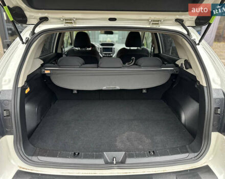 Білий Субару ХВ, об'ємом двигуна 2 л та пробігом 134 тис. км за 16500 $, фото 4 на Automoto.ua