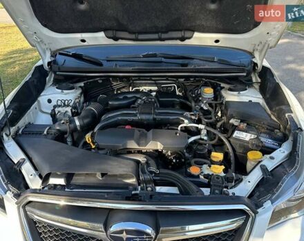Белый Субару Crosstrek, объемом двигателя 2 л и пробегом 210 тыс. км за 12500 $, фото 9 на Automoto.ua