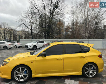 Желтый Субару Импреза ВРХ СТИ, объемом двигателя 2 л и пробегом 118 тыс. км за 7000 $, фото 2 на Automoto.ua